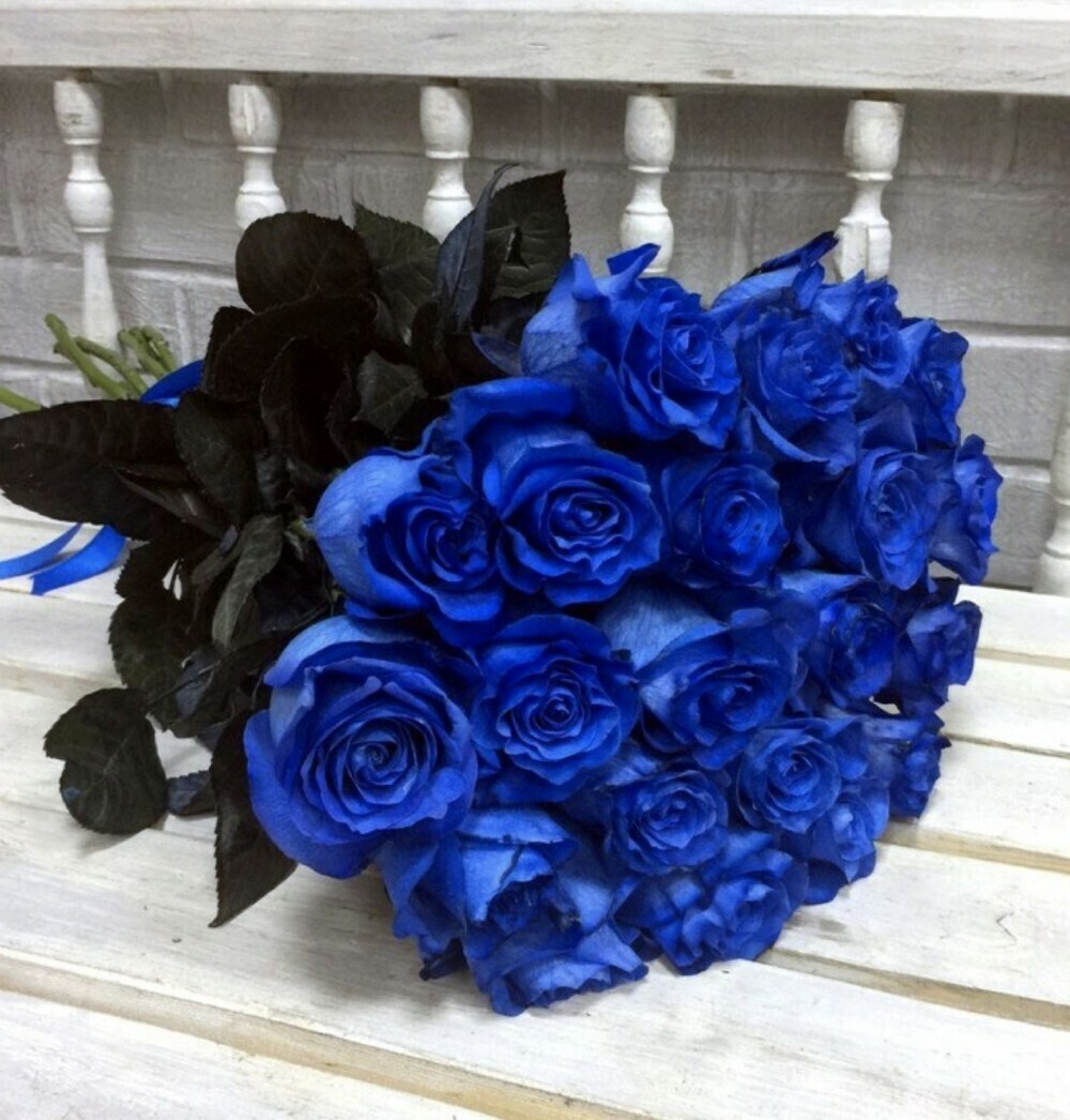 Букет синих роз 70 см