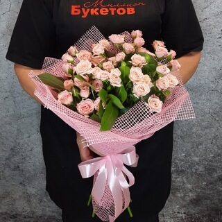 Букет из 9 розовых кустовых роз