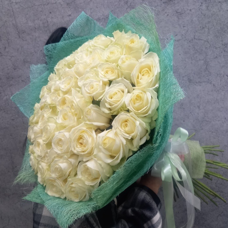 Букет из 51 белой розы 60 см