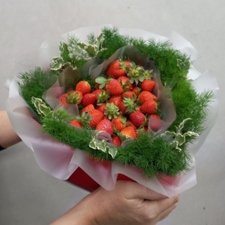Клубника в коробке Ягодный Сад