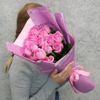 Букет из розовых роз